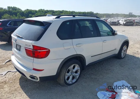 2012 BMW X5 xDrive50I z USA, uszkodzony, nr VIN 5UXZV8C57CL425442